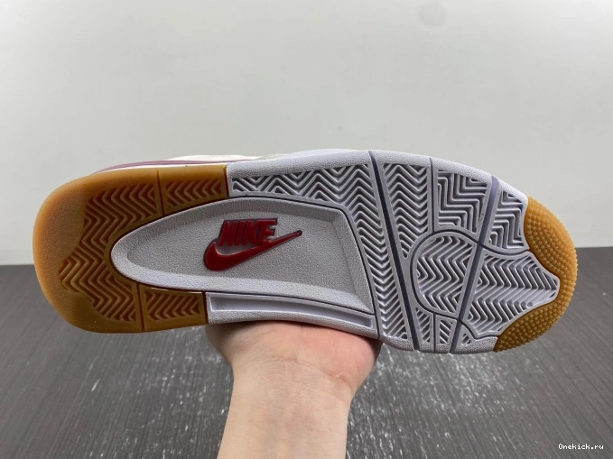 One Kick x Red SB Jordan DR5415-102 4 Sapphire 0710